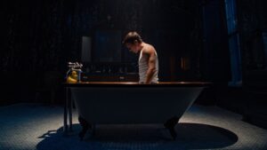 A cena da banheira em 'Saltburn' (2023) — Foto: Divulgação