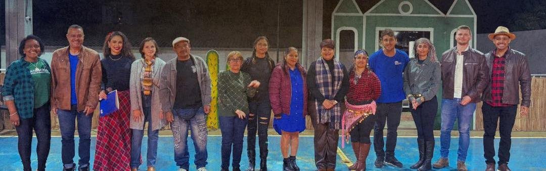 Comitiva da Fundação Casa da Cultura no Arraiá do Céu das Artes, em Patrocínio
