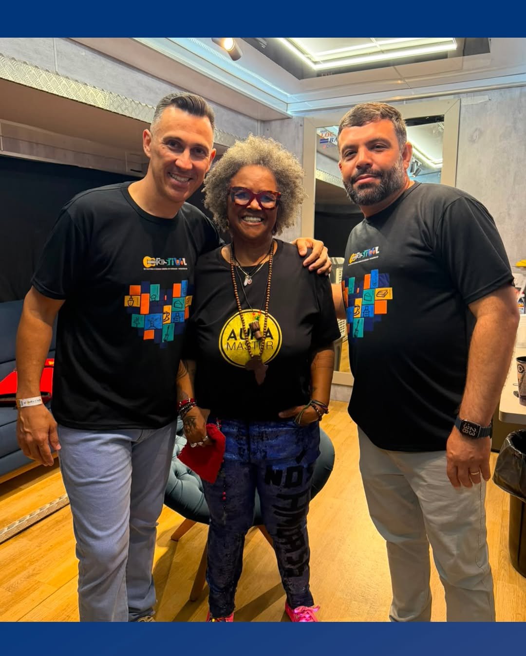 Organizadores do balanço do Festival do Cerrado nos bastidores do evento