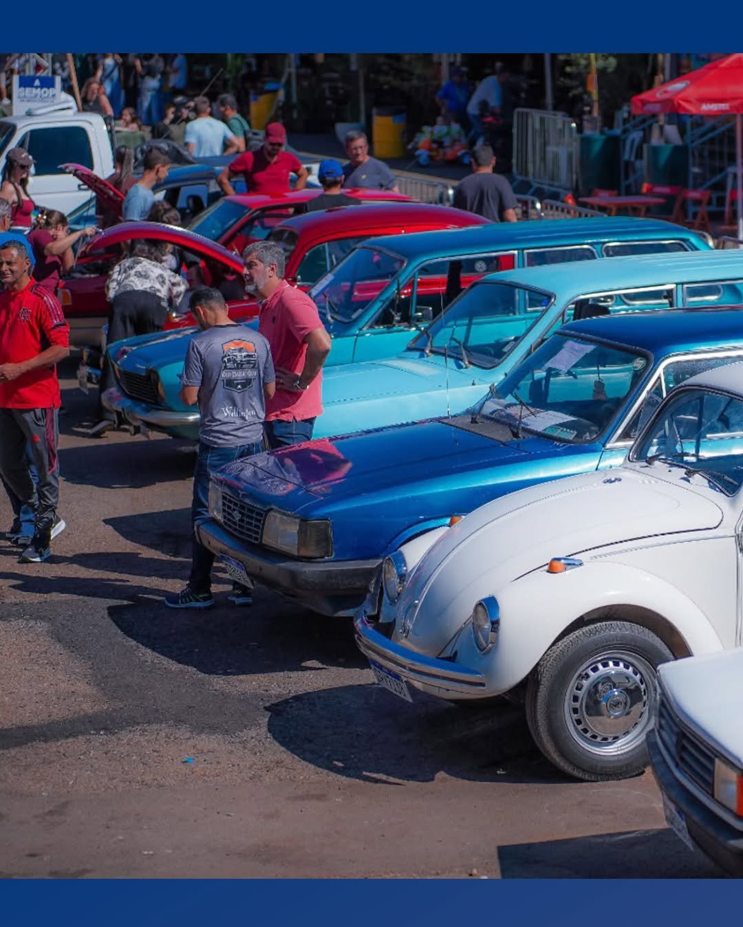 Exposição de carros antigos no balanço do Festival do Cerrado