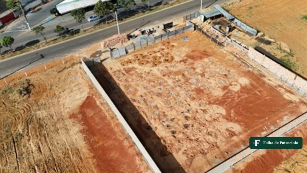 Obra em terreno da antiga CASEMG no desenvolvimento econômico em Patrocínio