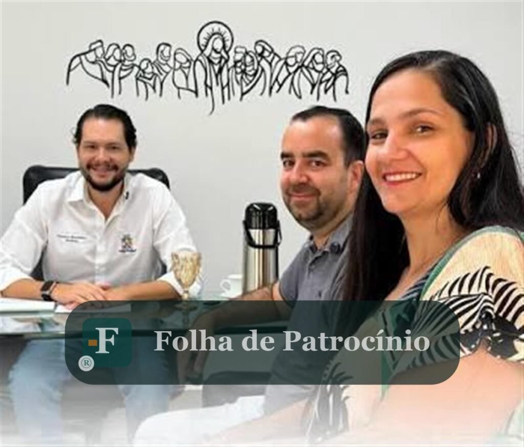 Reunião na Secretaria de Educação de Patrocínio que trata da escolha de diretores das escolas municipais