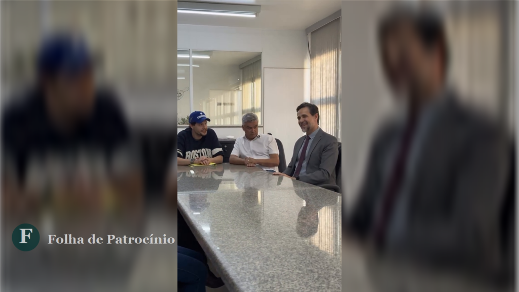Secretários de Patrocínio em reunião sobre a licitação do viaduto da MG-230
