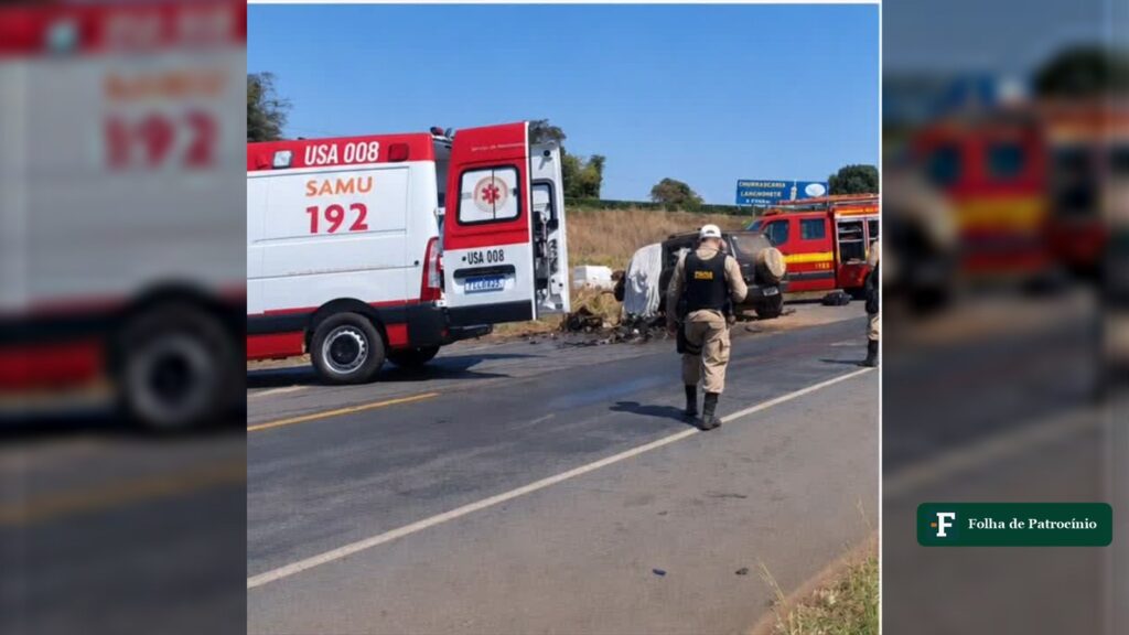 Bombeiros e SAMU no local do acidente na BR-354 em Chaves, Rio Paranaiba