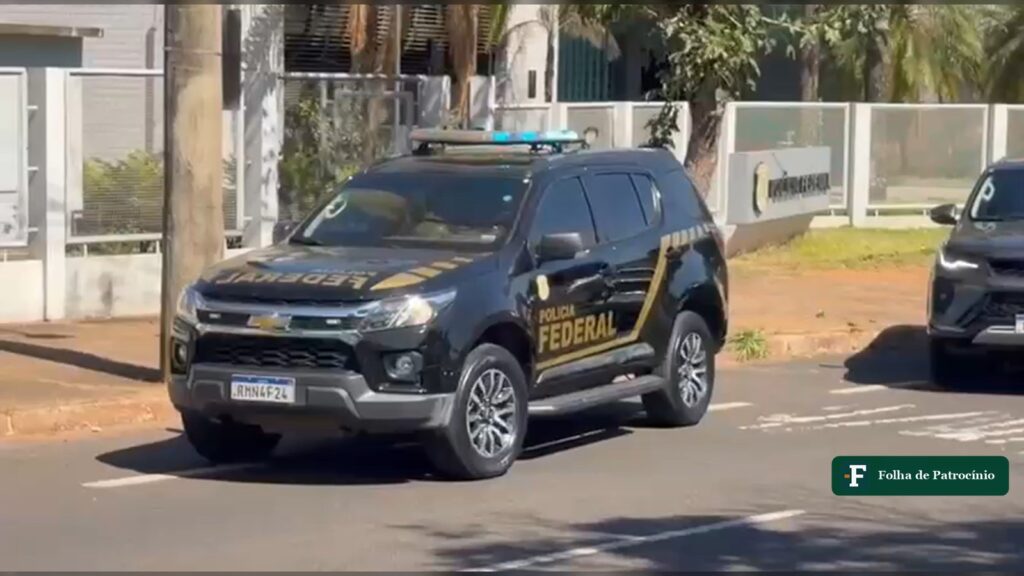 Viatura da Polícia Federal durante fiscalização da Operação Higeia em Minas Gerais