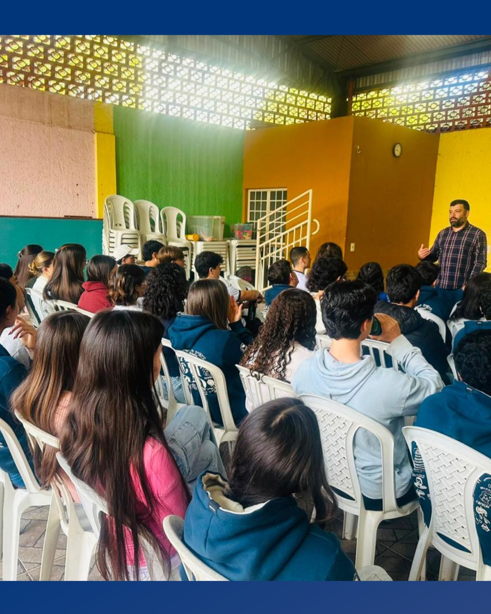 Encontro do programa Emprega+ com alunos do ensino médio durante ação de orientação profissional em Patrocínio