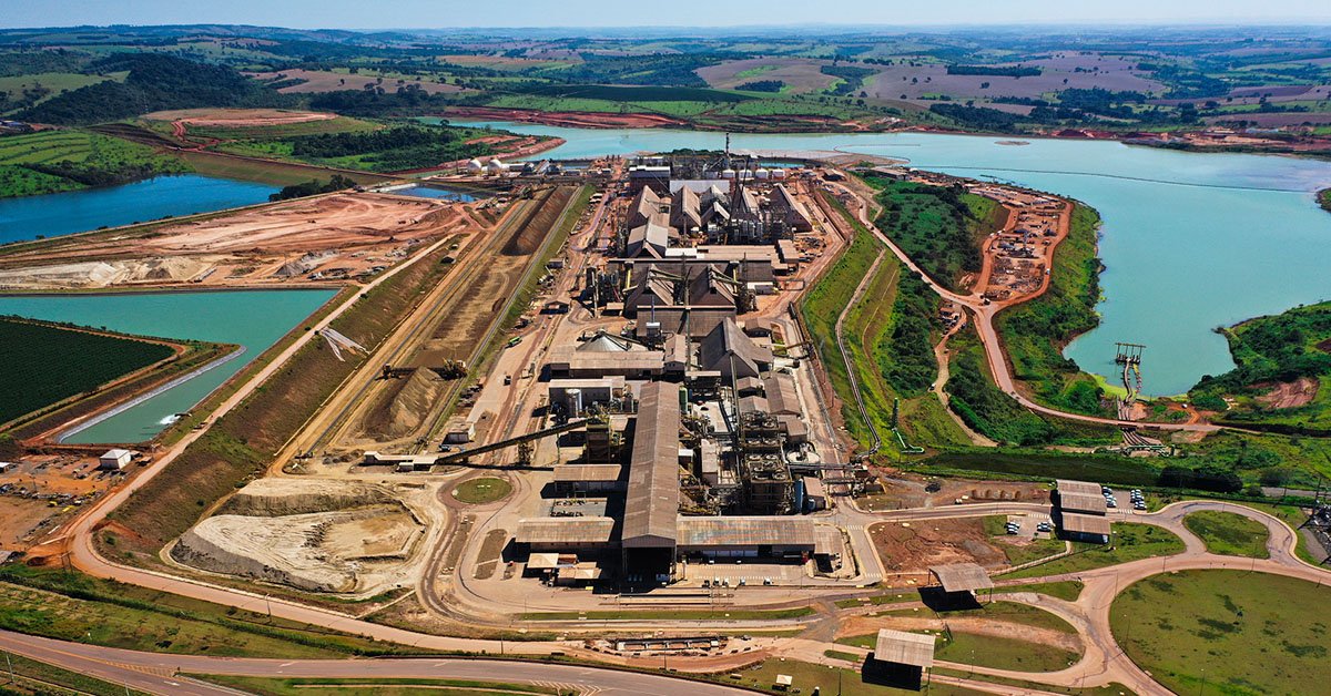 Vista aérea do complexo industrial da EuroChem em Serra do Salitre, no centro da onda de exonerações