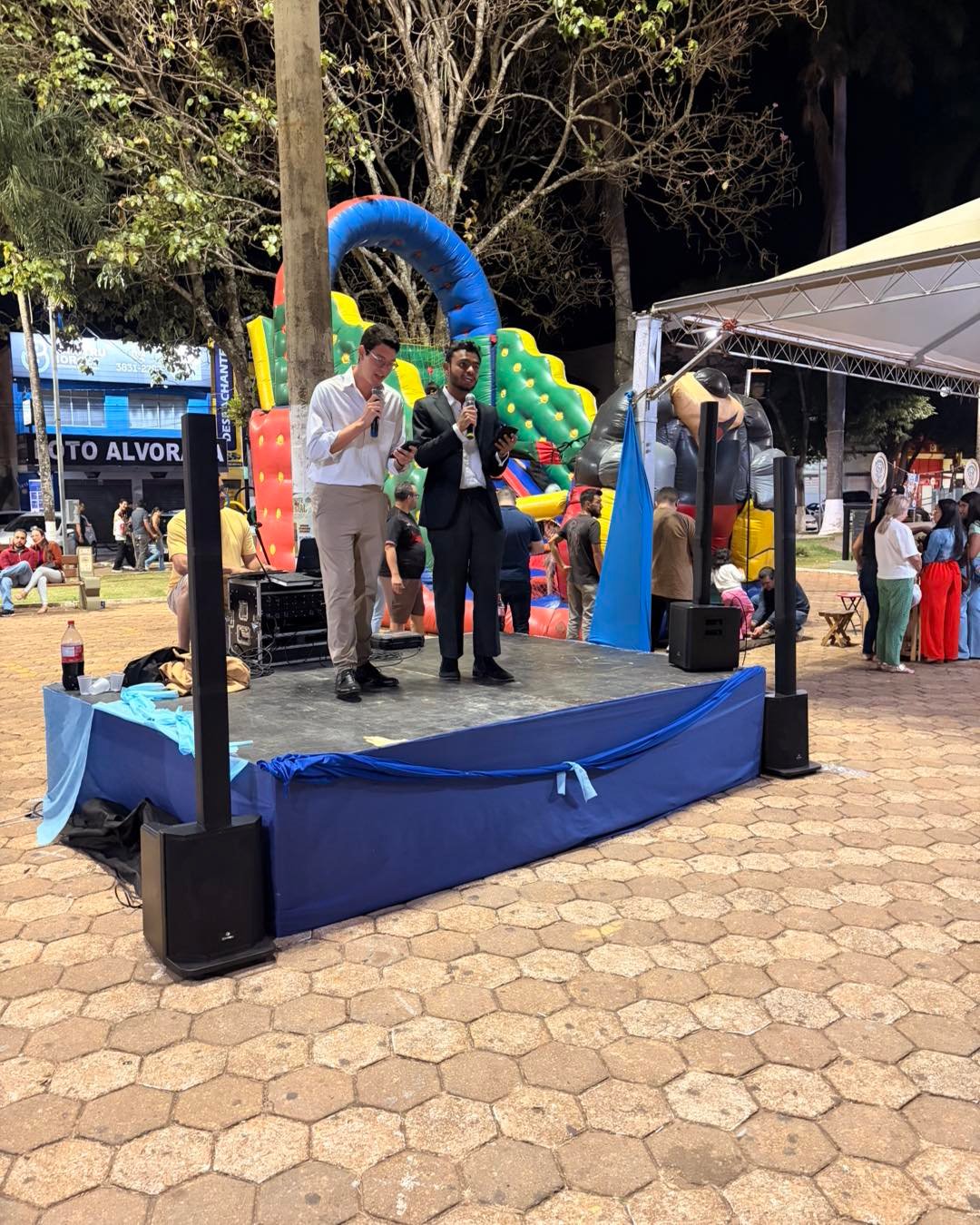 Encerramento da feira de artesanato em Patrocínio na Praça Santa Luzia