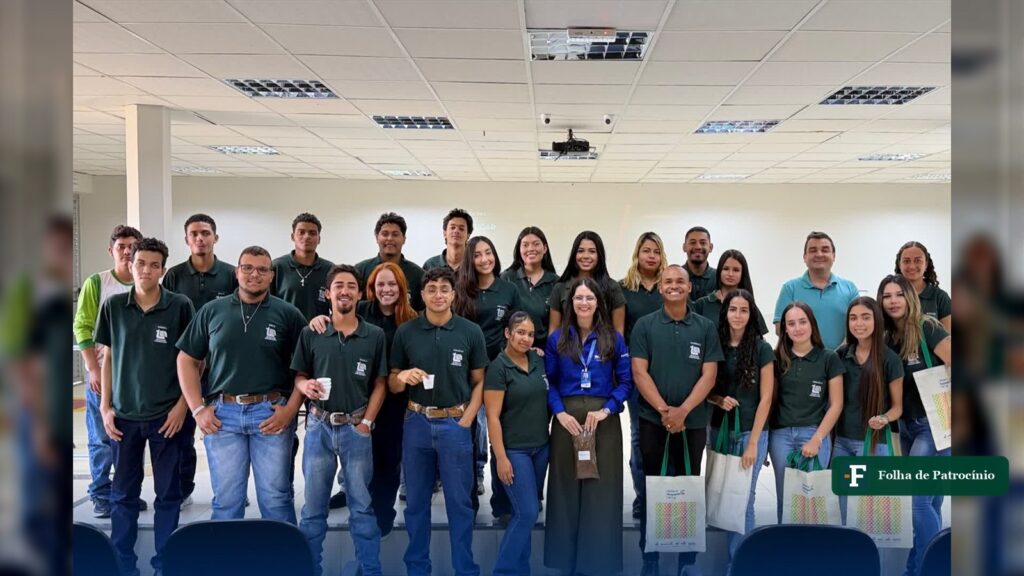 Estudantes do curso técnico em Agropecuária da EASFP durante palestra sobre postura profissional em Patrocínio