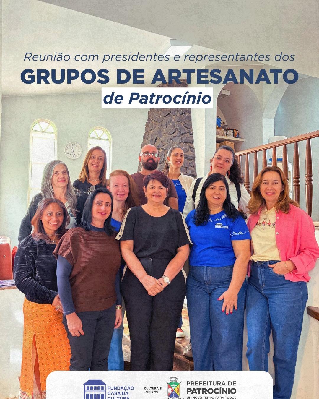 Grupos de artesanato de Patrocínio reunidos com a Secretaria de Cultura e Turismo