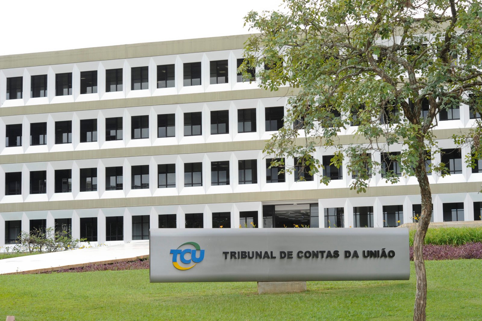 Vista externa da sede do Tribunal de Contas da União (TCU), órgão que julgou o caso do ex-prefeito de Pará de Minas