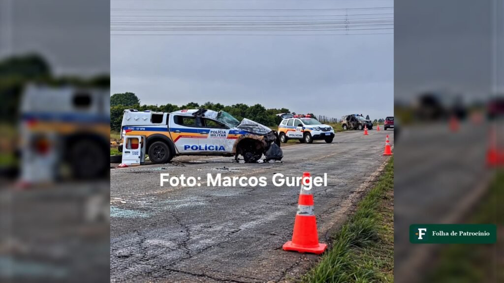 Viatura da Polícia Militar destruída após acidente na LMG-764 entre Matutina e São Gotardo
