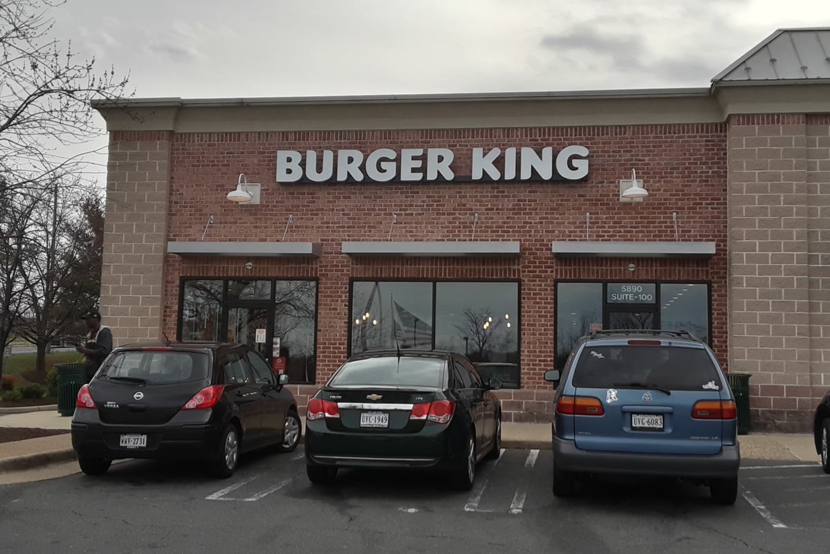 Fachada de um restaurante Burger King, rede que abre vagas de emprego em Patrocínio