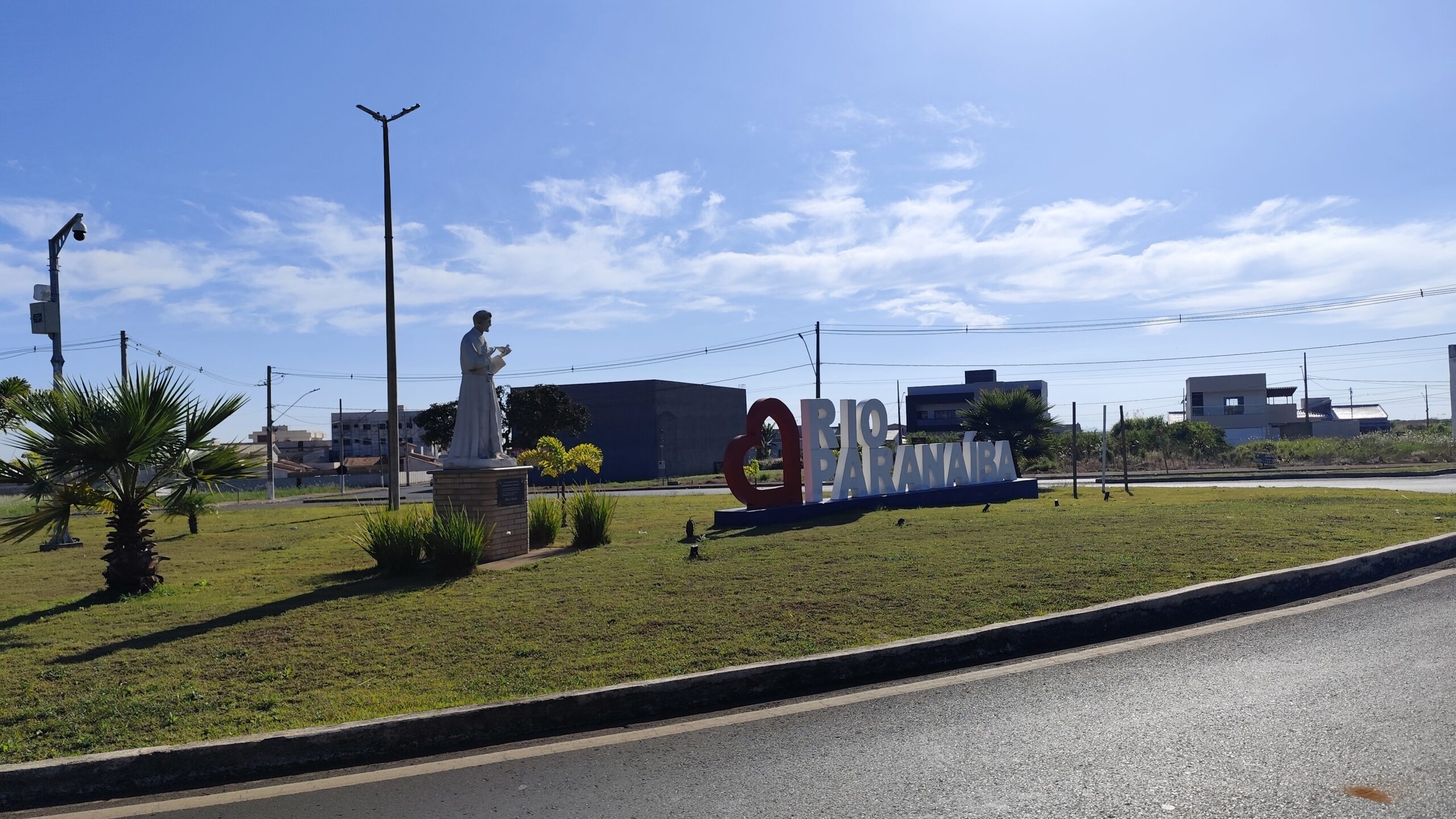 Trevo de acesso a Rio Paranaíba, cidade próxima ao trecho onde a carreta tomba na BR-354
