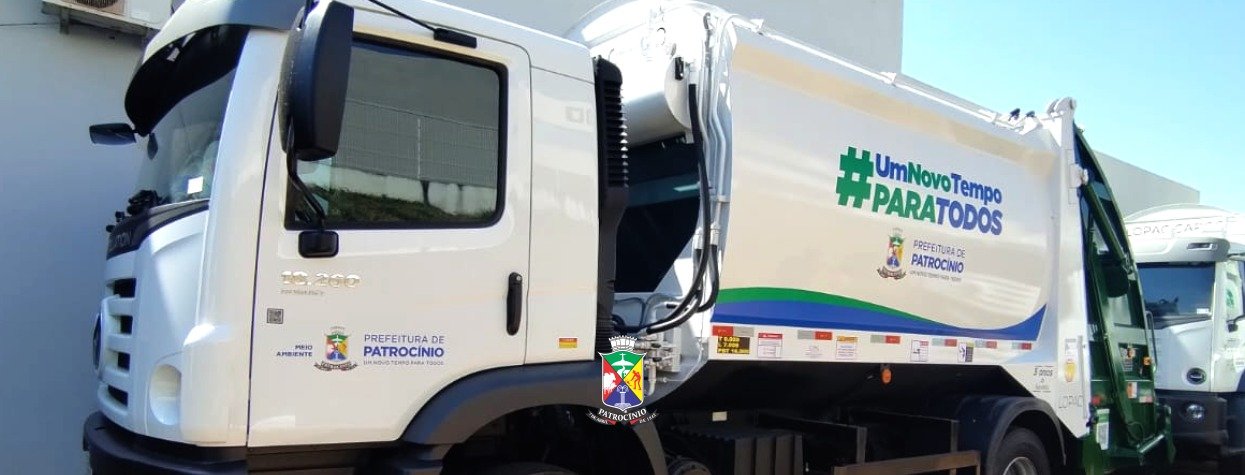 Nova fase da coleta de lixo em Patrocínio, com caminhões e equipamentos novos