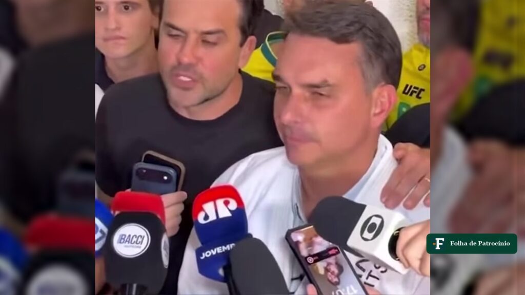 Pablo Marçal e Flávio Bolsonaro dão entrevista juntos na academia Alliance, em São Paulo
