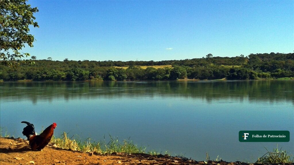 Rio Paranaíba em Capinópolis, uma das cidades ligadas à lenda do Monstro de Capinópolis