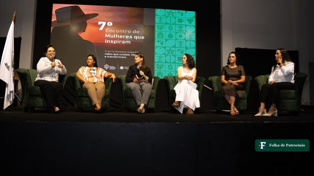 Palco do Encontro Mulheres que Inspiram o Cerrado, realizado dentro do Seminário do Café em Patrocínio