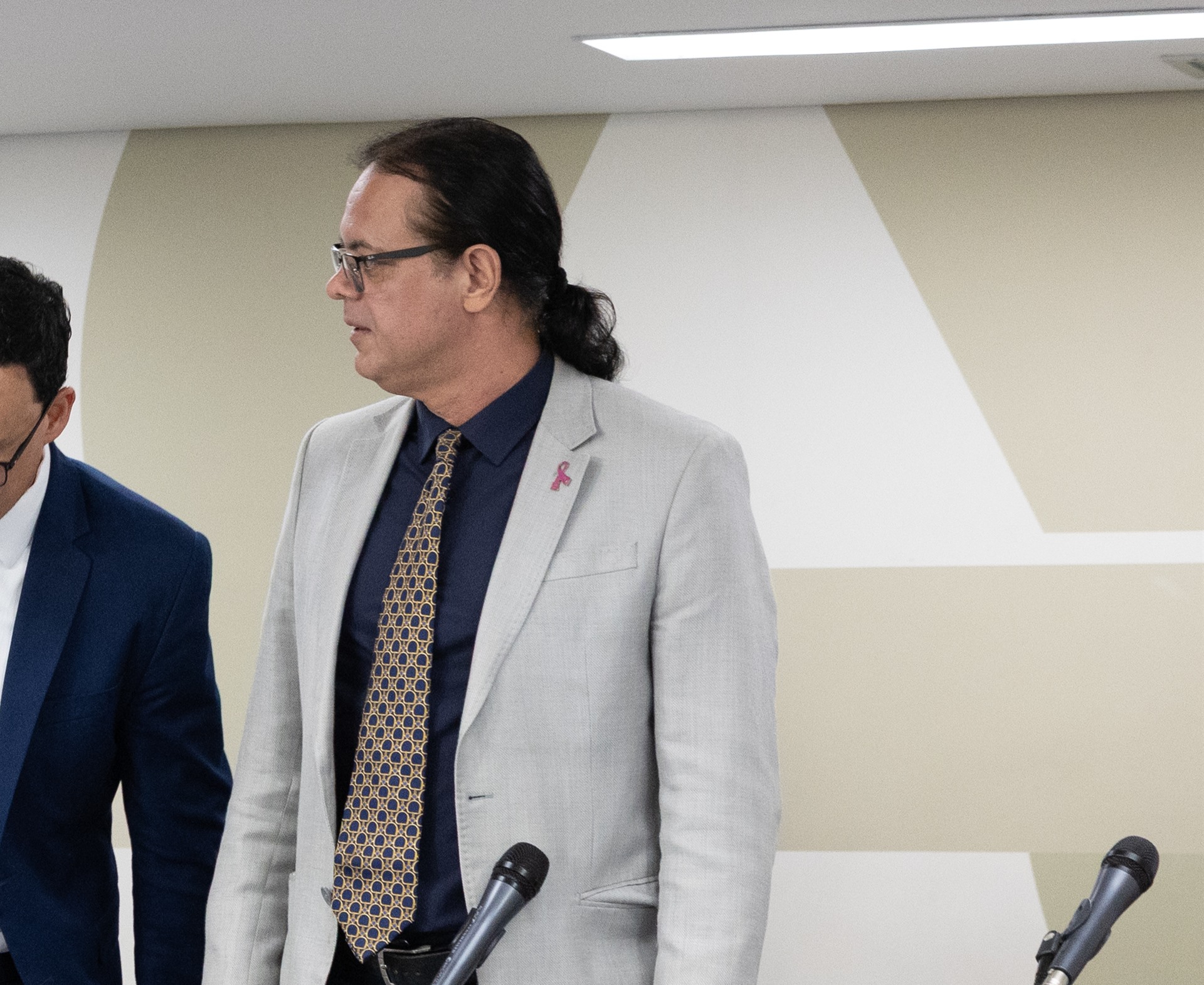 Deputado Elismar Prado em reunião de comissão na Assembleia Legislativa de Minas Gerais