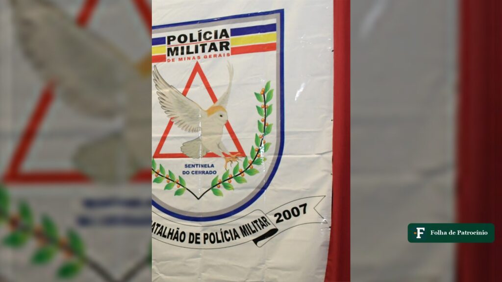 Estandarte do 46º Batalhão de Polícia Militar, em Patrocínio, unidade para onde foi levado o jovem no caso do iPhone perdido