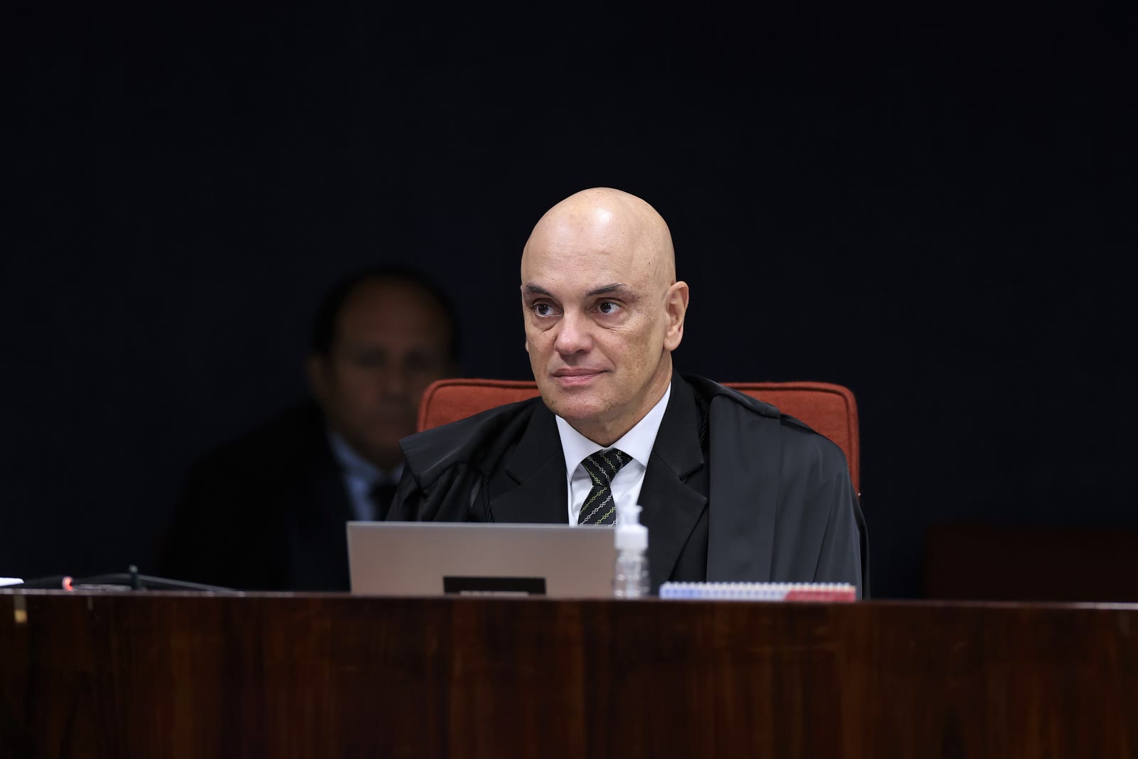 Alexandre de Moraes em sessão do STF; ministro se declarou impedido na ação sobre registros de Viviane Barci