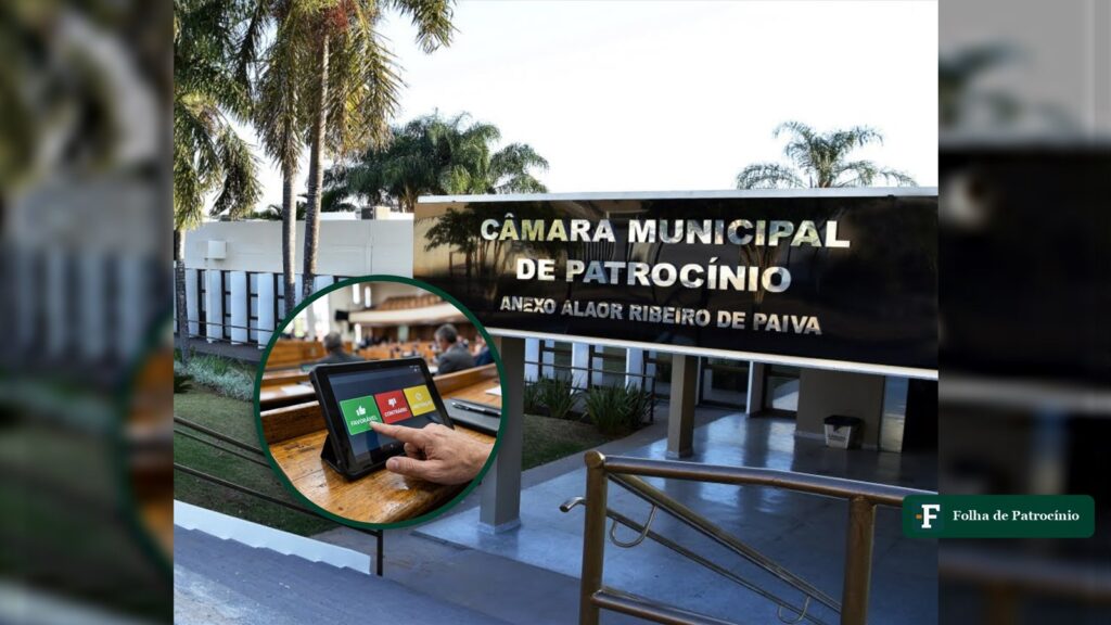 Fachada da Câmara Municipal de Patrocínio com painel de votação em tablet em destaque, ilustrando o processo legislativo digital