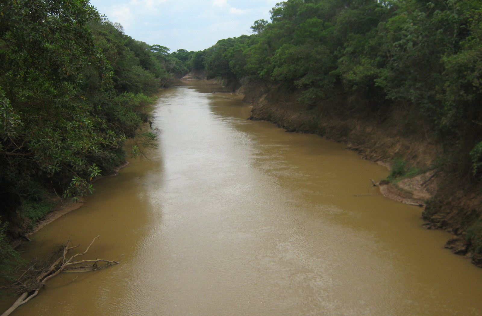 Rio Paranaíba perto de Pilar, região das buscas pelo pescador desaparecido