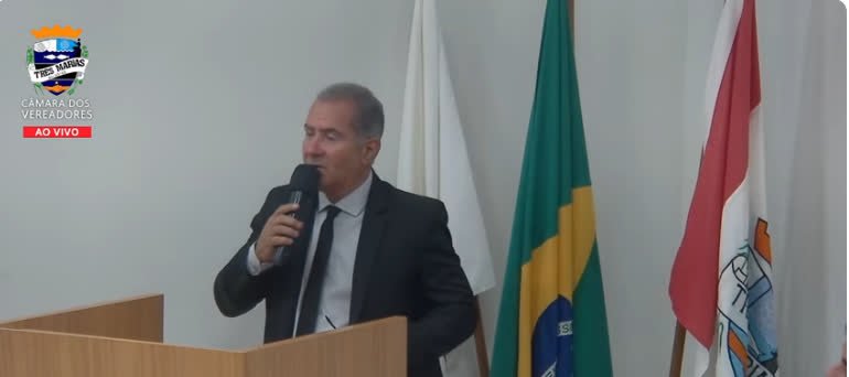 Vereador conduz a votação da cassação de Danilo Rezende na Câmara de Três Marias