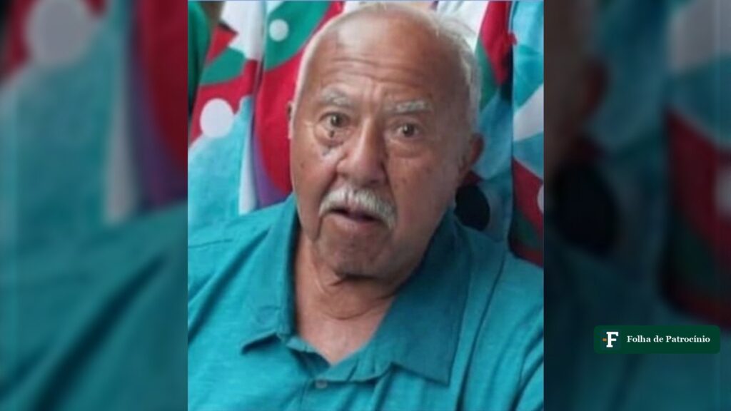 José dos Reis, o Zé Chico, de bigode grisalho e camisa azul, em foto divulgada pela família