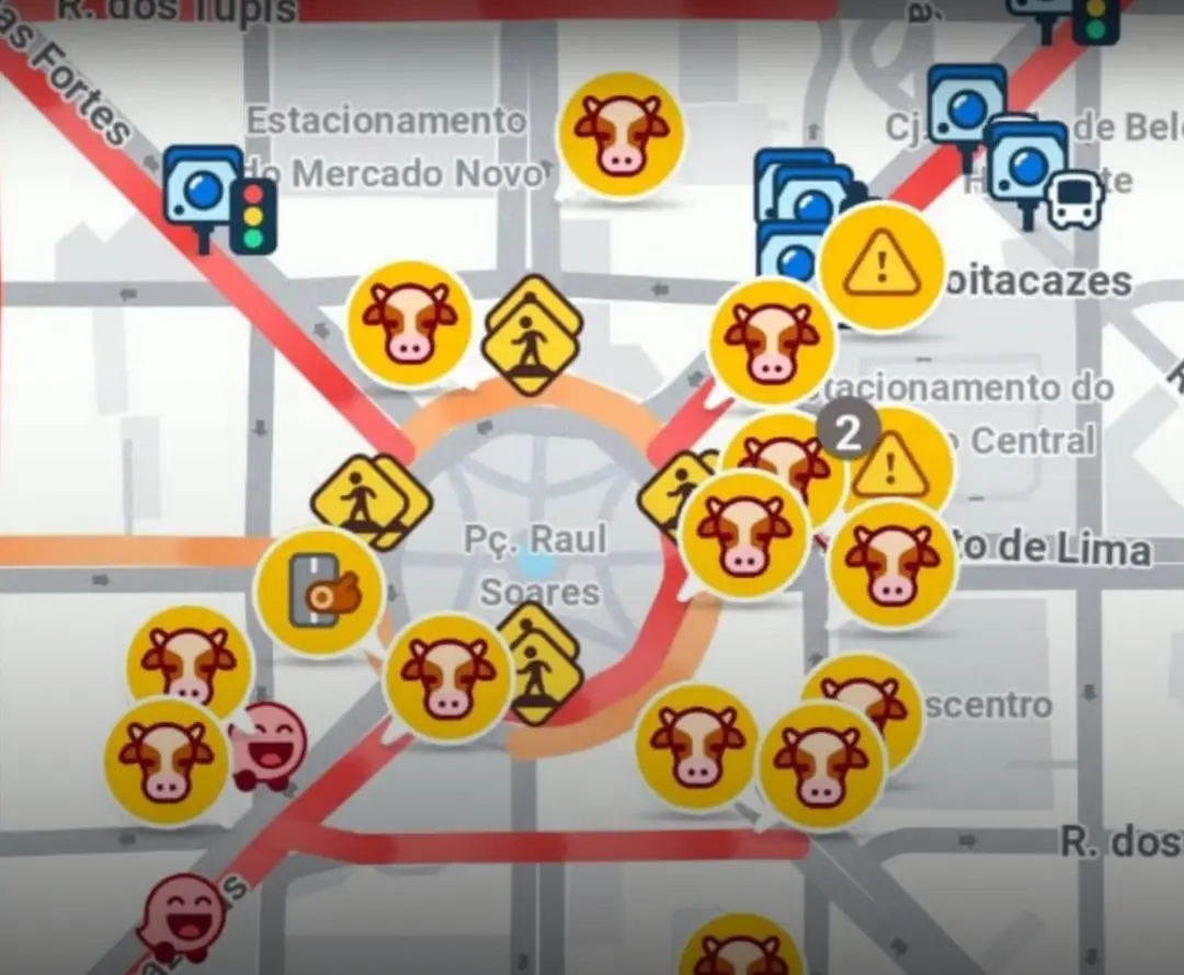 Mapa do Waze com vários ícones de animais na pista em volta da Praça Raul Soares, em Belo Horizonte, no trajeto da caminhada de Lula