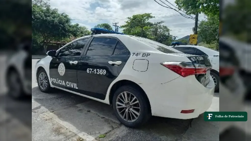Viatura da 74ª DP, a delegacia da Polícia Civil do Rio que prendeu o assessor de Talíria Petrone