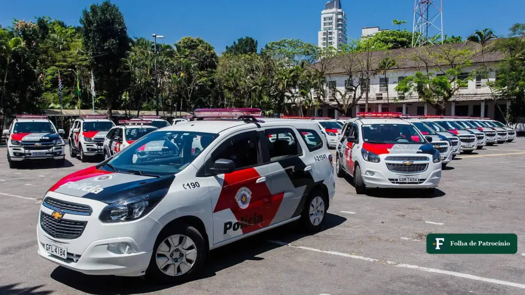 Viaturas da Polícia Militar de São Paulo estacionadas, em foto de arquivo sobre o atropelamento em Ilhabela