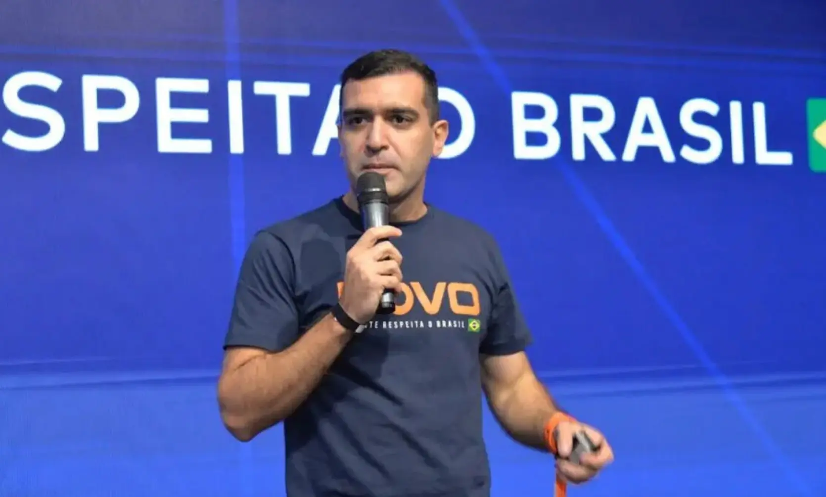 Brasil não é uma democracia, diz Eduardo Ribeiro, presidente nacional do Novo, em evento do partido