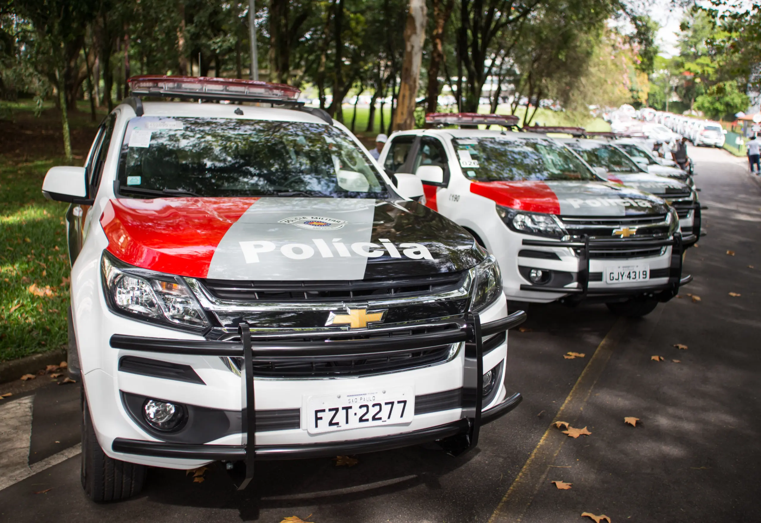 Viaturas da Polícia Militar de São Paulo estacionadas em fila, em foto de arquivo