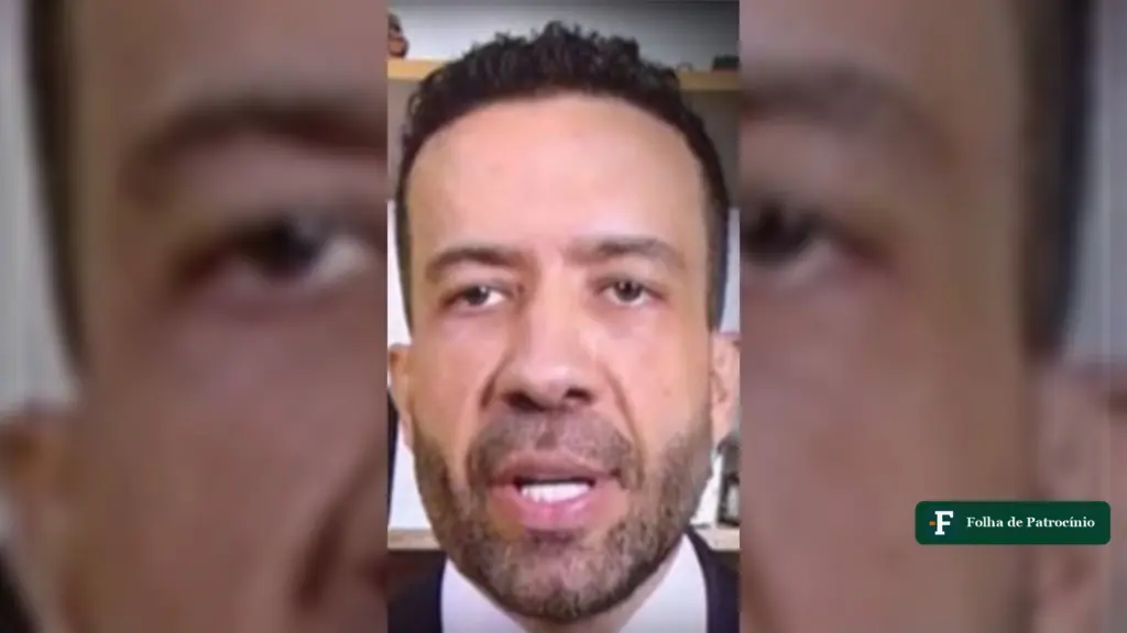 Deputado André Janones fala em vídeo, em imagem ligada ao canal Exército do Lula