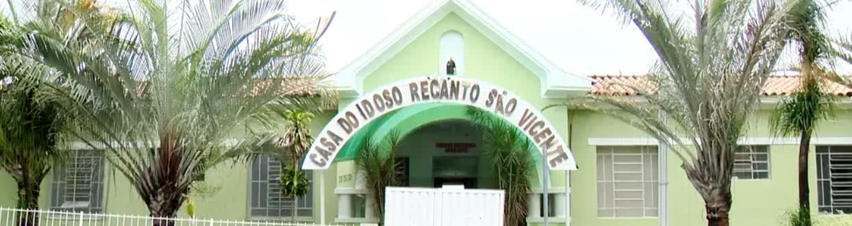 Entrada da Casa do Idoso Recanto São Vicente, em Patrocínio, no ano do Dia da Pessoa Idosa