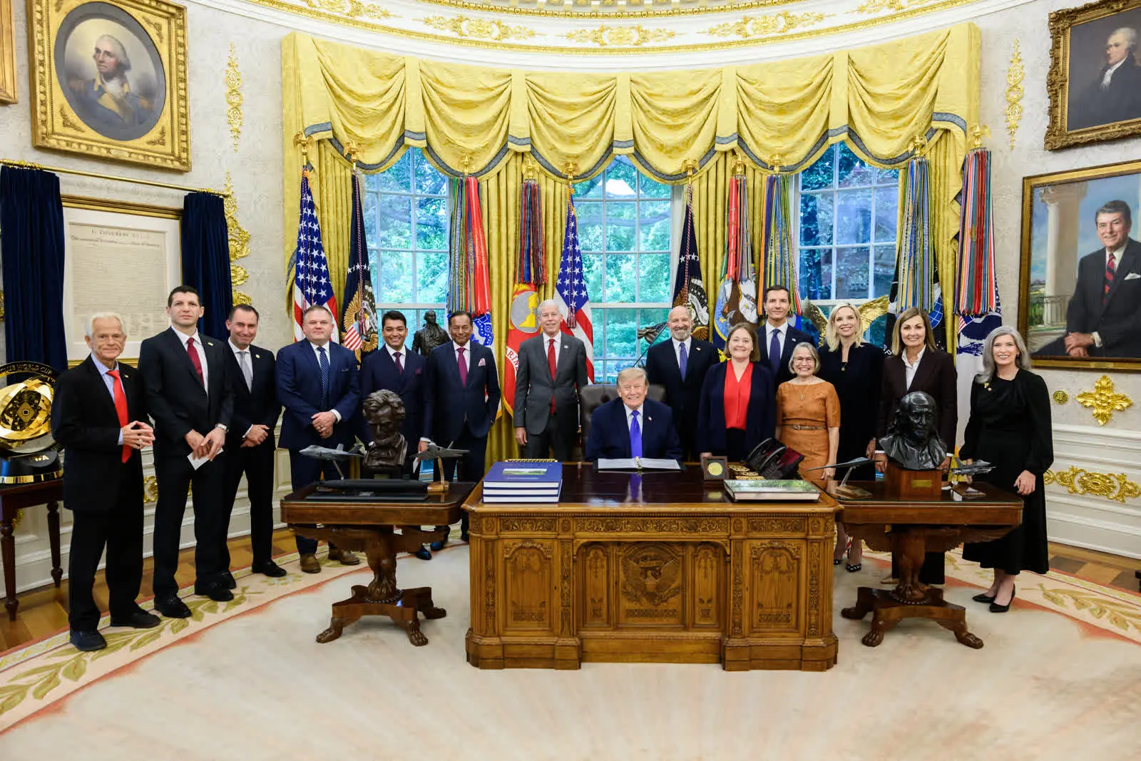 Citado no suposto dossiê dos EUA, o presidente Donald Trump fala na Casa Branca