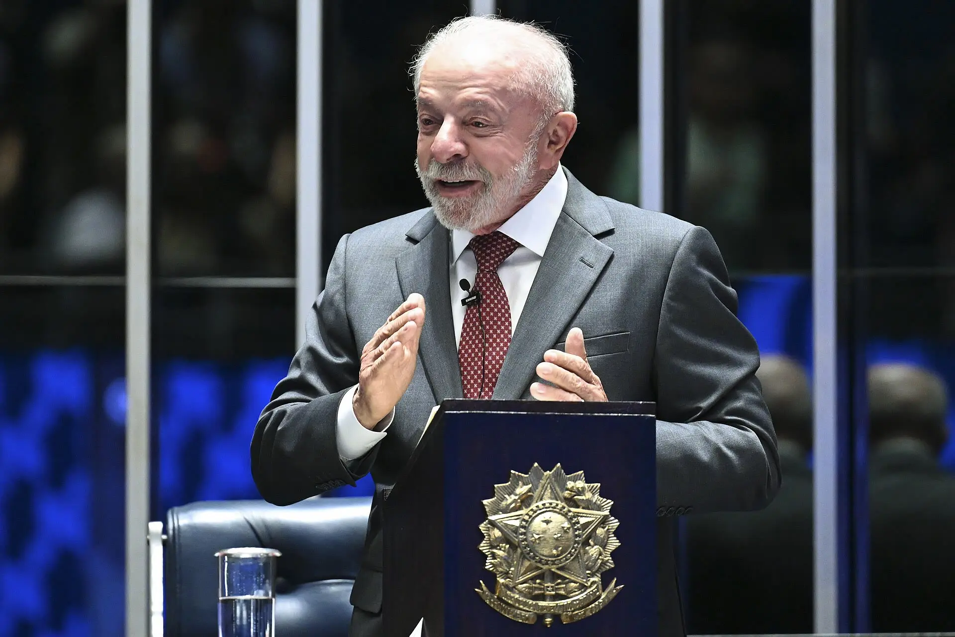 Lula na tribuna do Senado em sessão de outubro de 2026