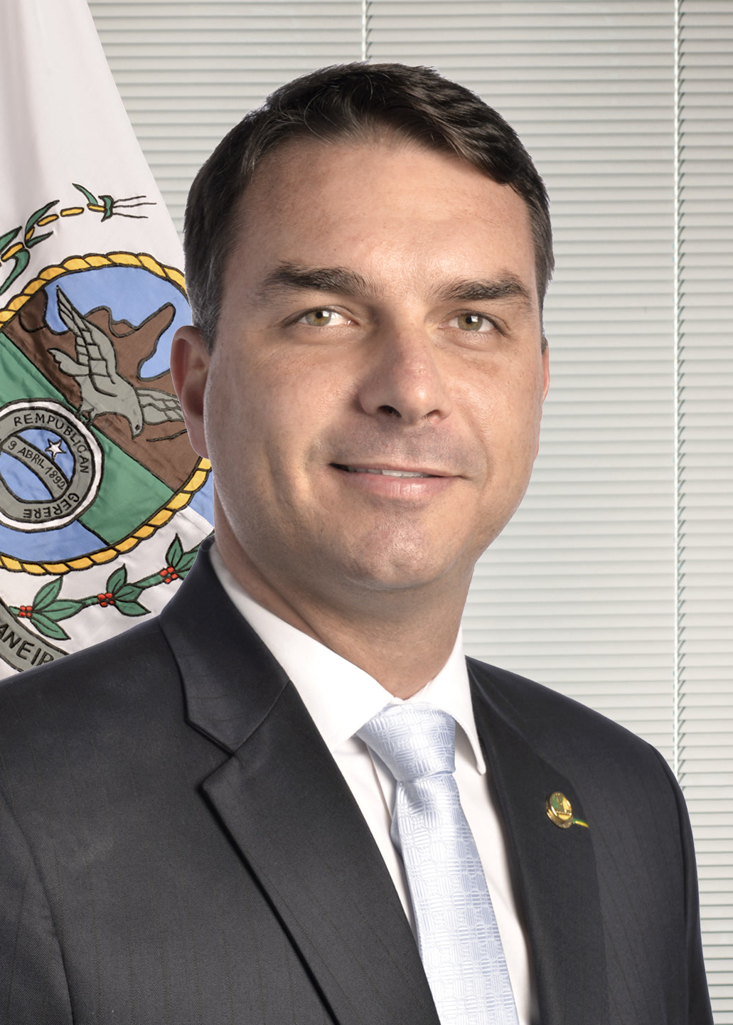 Retrato oficial do senador Flávio Bolsonaro, candidato citado na pesquisa Ipespe