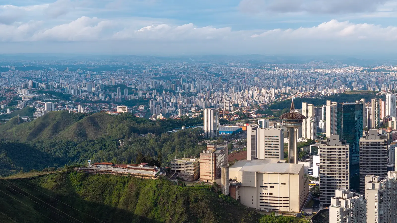 Vista aérea de Belo Horizonte, cidade do ato da agenda de Flávio em Minas
