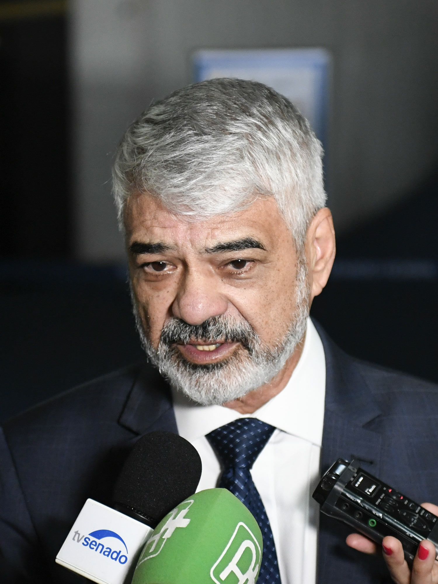 Humberto Costa (PT), um dos senadores eleitos em Pernambuco, dá entrevista à TV Senado