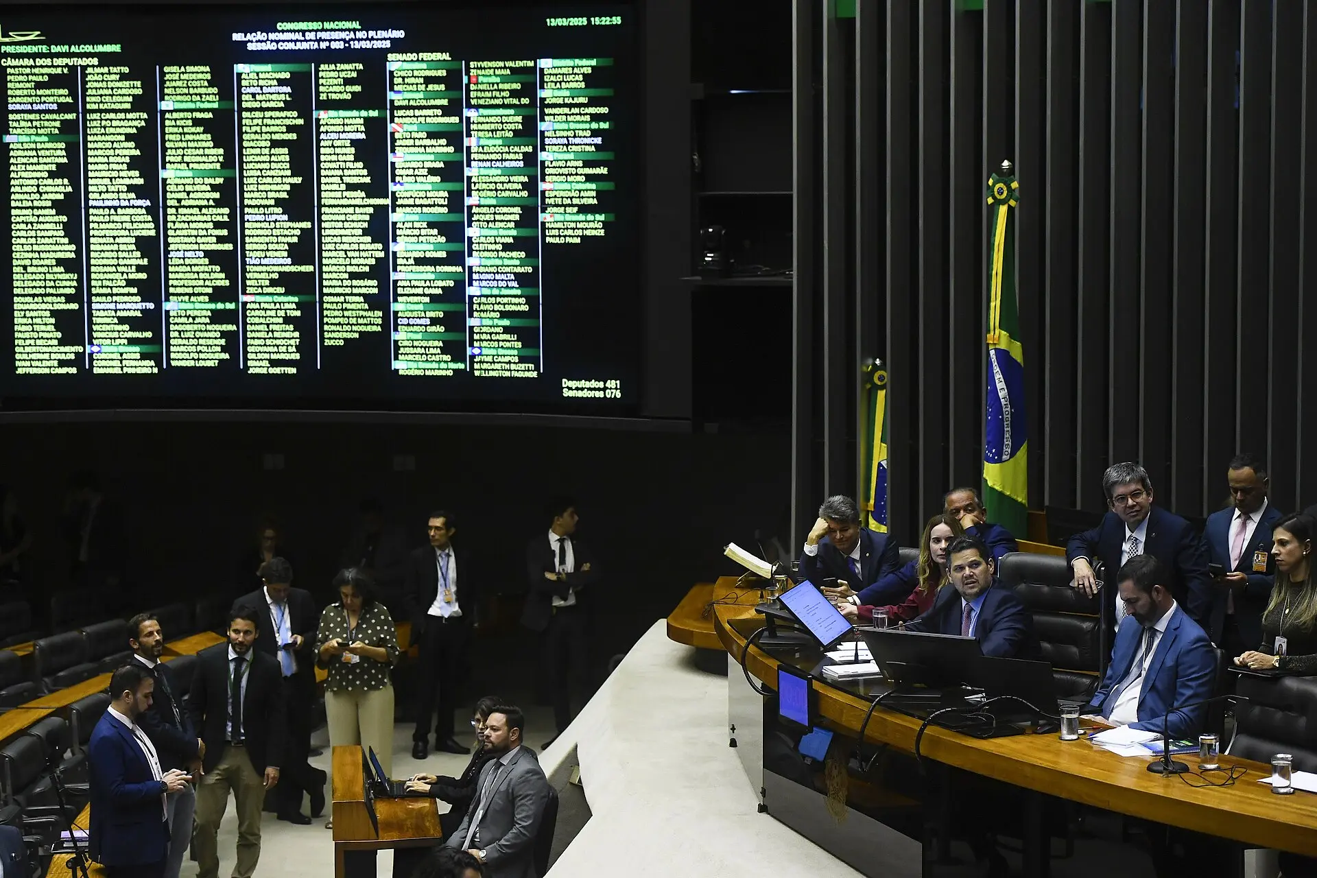 Painel de votação no plenário da Câmara, onde o IOF sobre LCI e LCA pode ser contestado