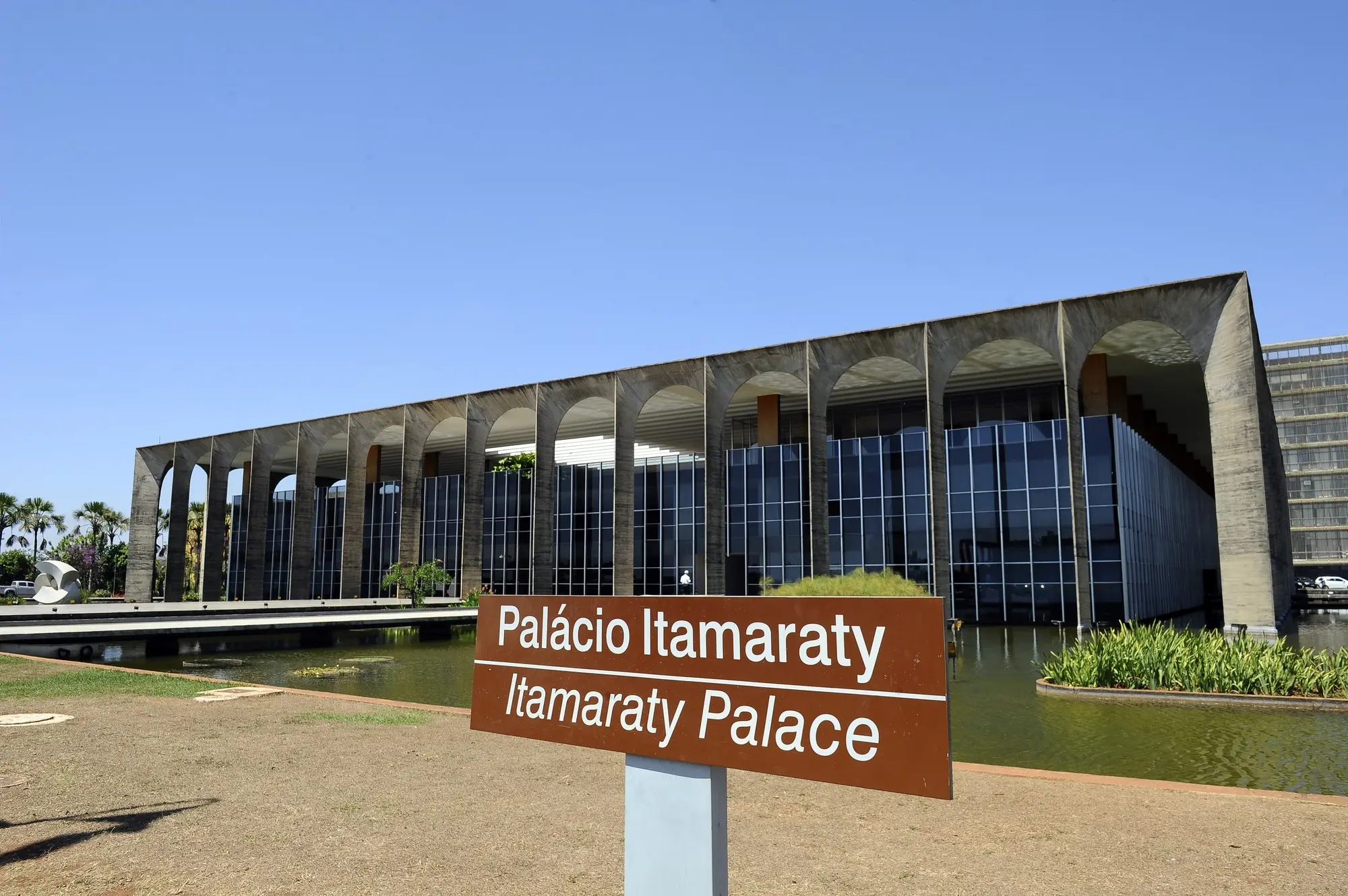 Fachada do Palácio Itamaraty, em Brasília, sede do ministério que emitiu a nota sobre Itamaraty e Milei