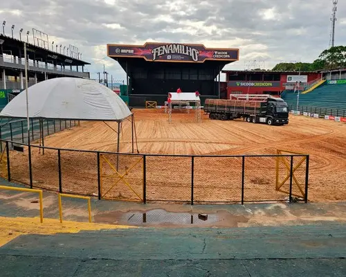 Arena do Parque de Exposições de Patos de Minas, local do lançamento da Fenamilho 2027