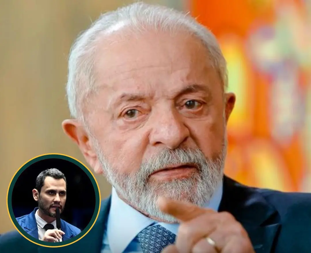 Lula e Cleitinho: o presidente em primeiro plano e o governador eleito de Minas no detalhe, ao microfone
