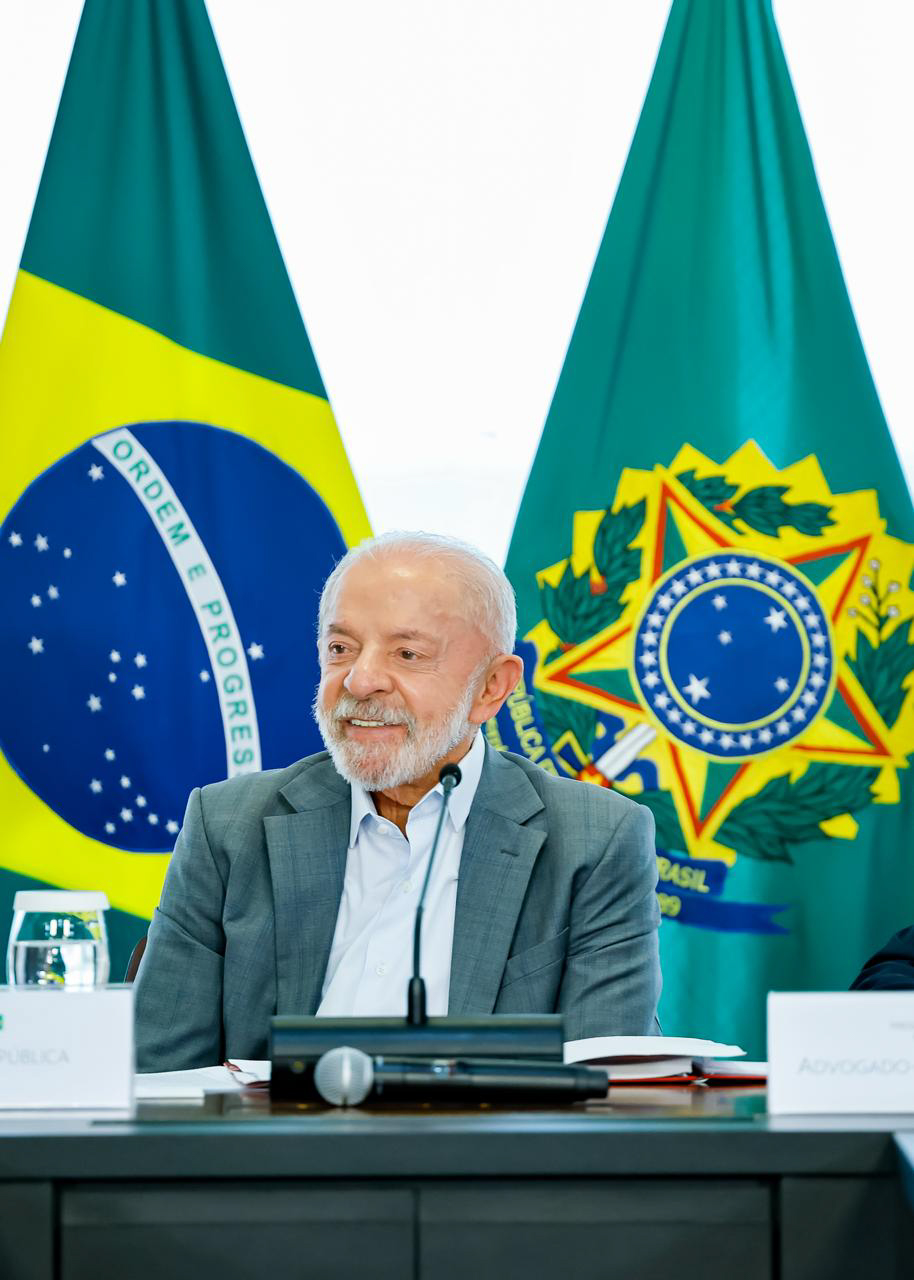 Presidente Lula durante cerimônia no Palácio do Planalto, dias antes da eleição no exterior