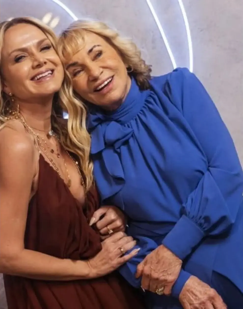 Mãe de Eliana, Eva Michaelichen, ao lado da apresentadora