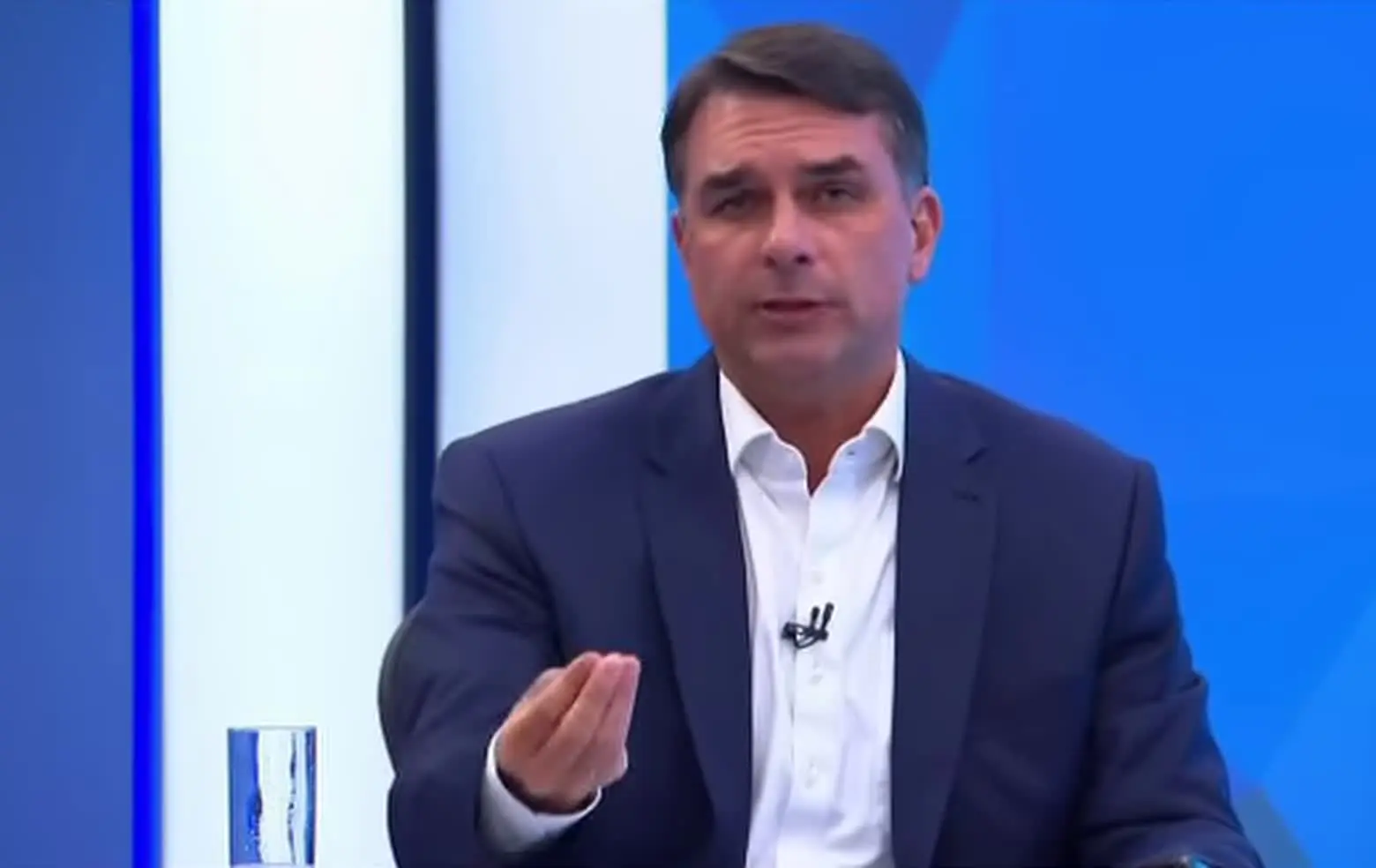 Flávio Bolsonaro fala sobre o maior ajuste fiscal na entrevista ao vivo à TV Globo