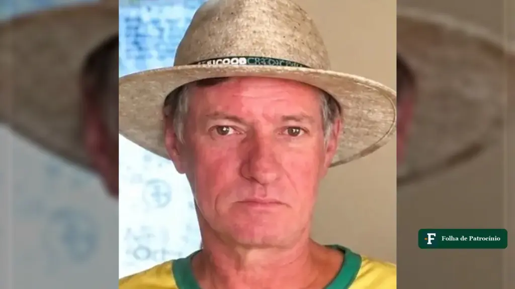 Marcelo Fonseca, o Perninha, de chapéu de palha, em retrato