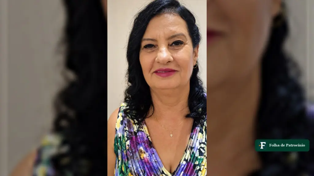 Retrato de Marta da Glória Silva, de cabelo escuro e vestido estampado